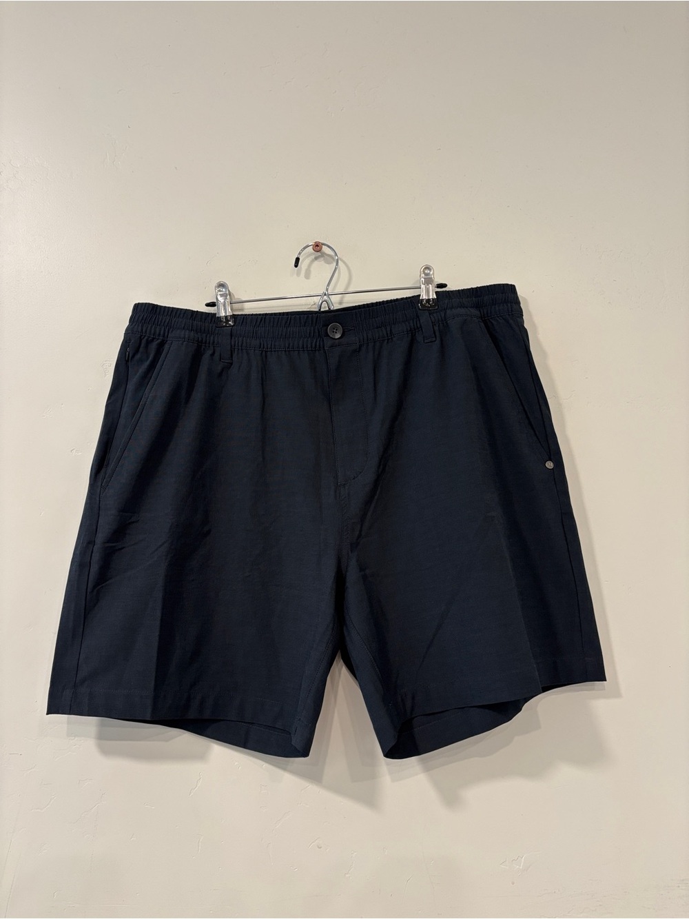Vuori Men’s “AIM” Elastic Waist Short 7” Inseam Men Size XXL Navy Excellent